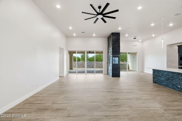 7557 Sussex Court, Las Cruces, NM 88007
