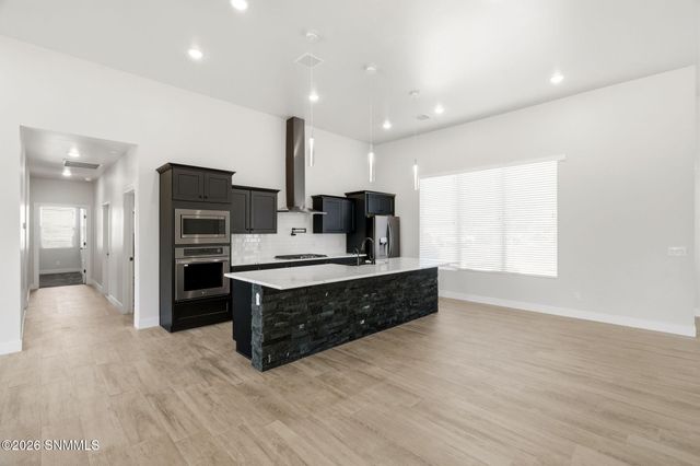 7557 Sussex Court, Las Cruces, NM 88007