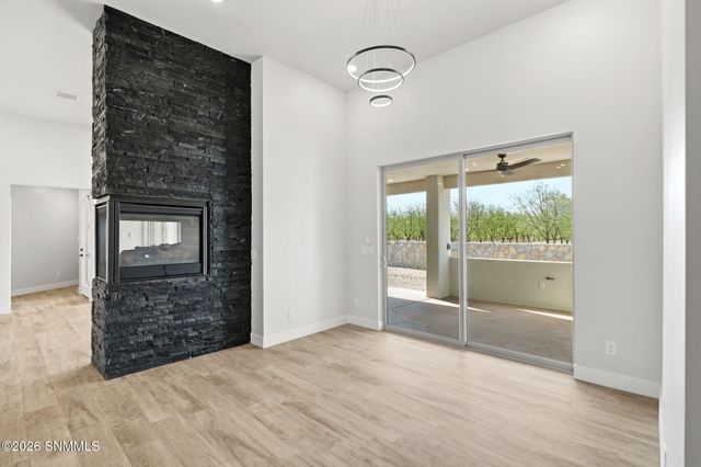 7557 Sussex Court, Las Cruces, NM 88007