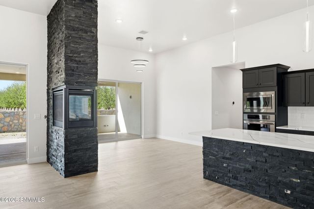 7557 Sussex Court, Las Cruces, NM 88007