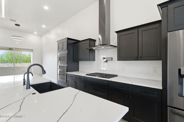 7557 Sussex Court, Las Cruces, NM 88007