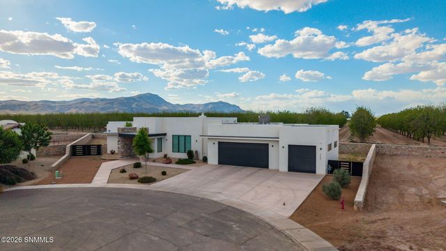 7557 Sussex Court, Las Cruces, NM 88007