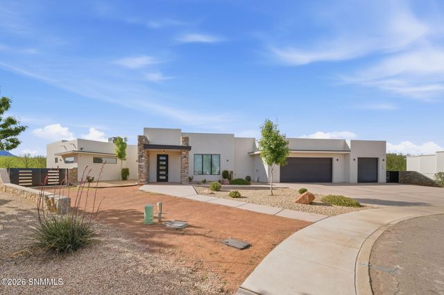 7557 Sussex Court, Las Cruces, NM 88007