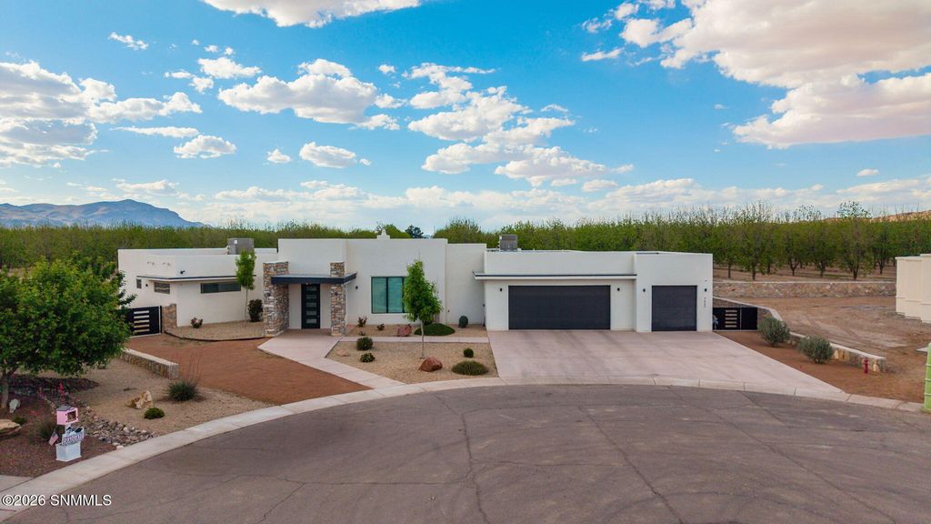 7557 Sussex Court, Las Cruces, NM 88007