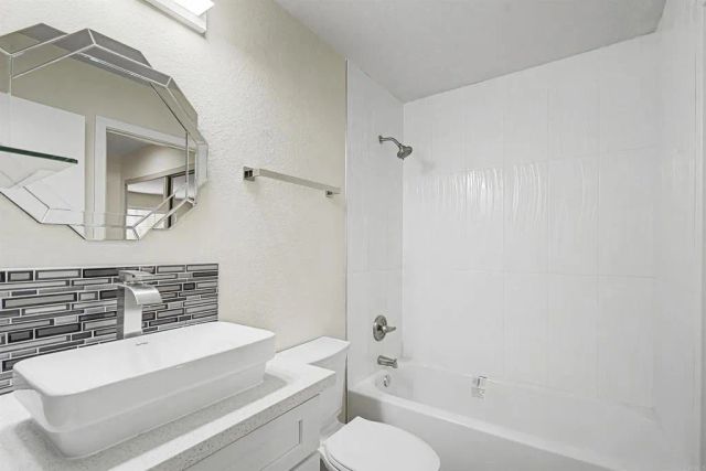 7385 Calle Cristobal 225, San Diego, CA 92126