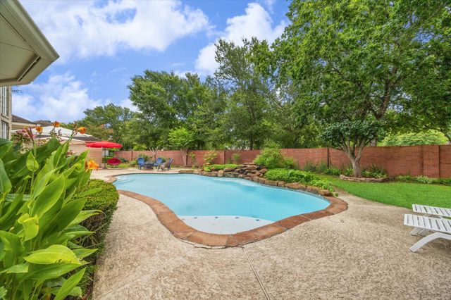 7726 Northwoods Drive, Sugar Land, TX 77479