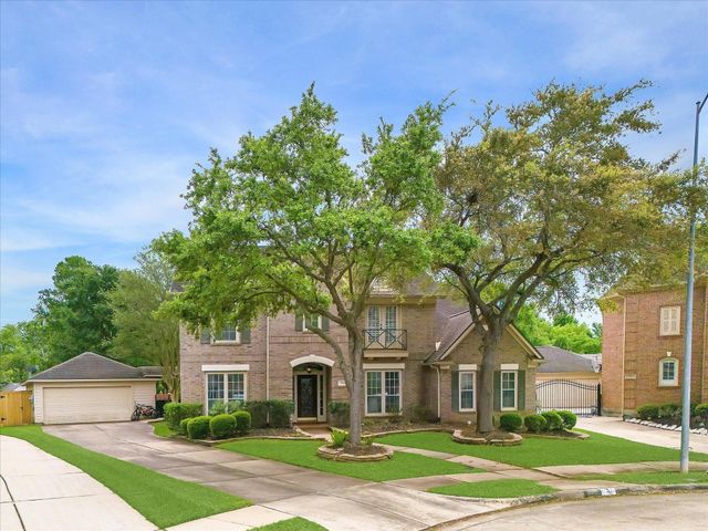 7726 Northwoods Drive, Sugar Land, TX 77479