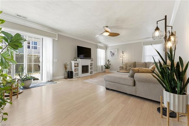 415 Prince Michael CT, Chesapeake, VA 23320