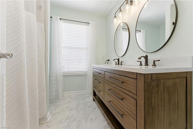 415 Prince Michael CT, Chesapeake, VA 23320