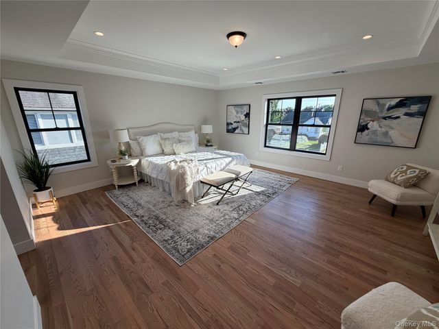 110 Stella Court, Lynbrook, NY 11563