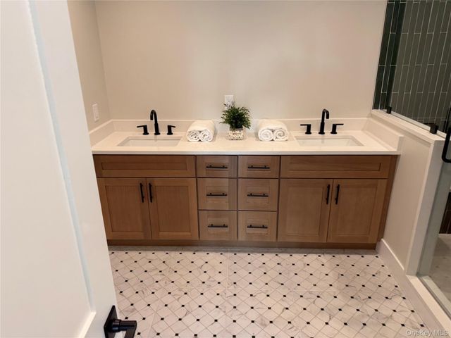 110 Stella Court, Lynbrook, NY 11563