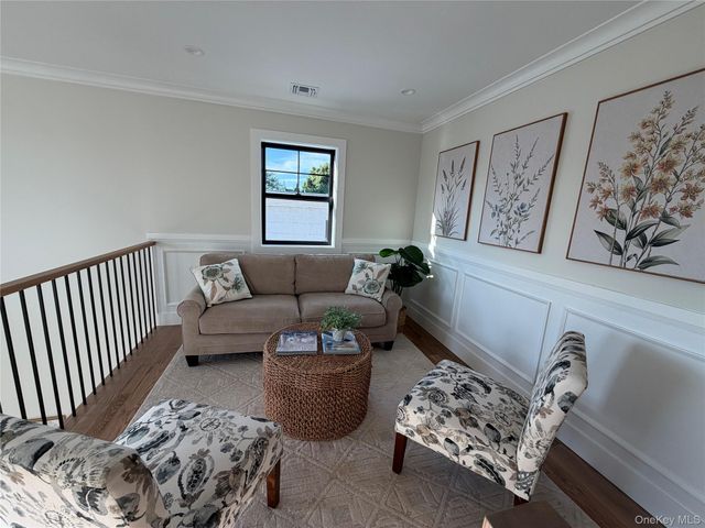 110 Stella Court, Lynbrook, NY 11563