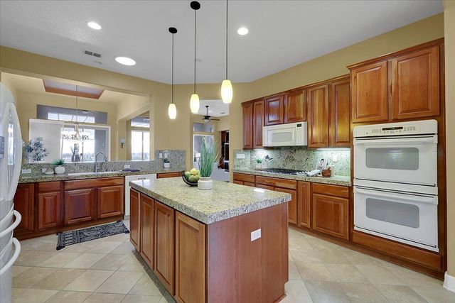 2317 Sutter View Ln, Lincoln, CA 95648