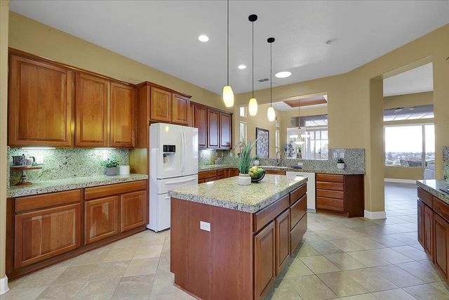 2317 Sutter View Ln, Lincoln, CA 95648