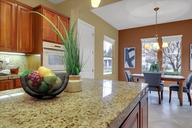 2317 Sutter View Ln, Lincoln, CA 95648