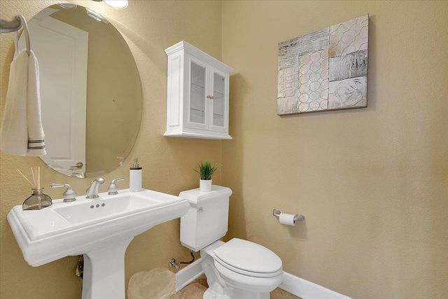 2317 Sutter View Ln, Lincoln, CA 95648