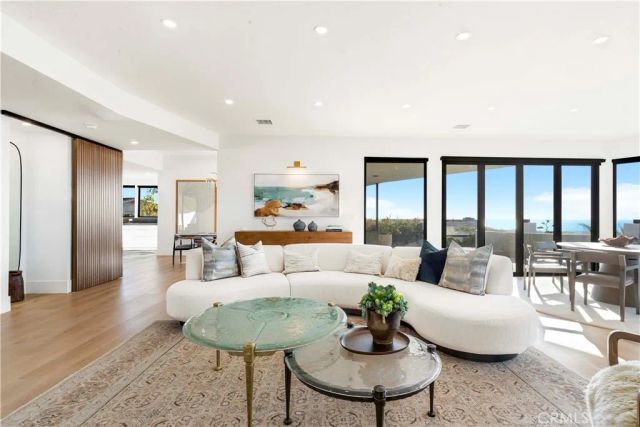 2720 Pebble, Corona Del Mar, CA 92625