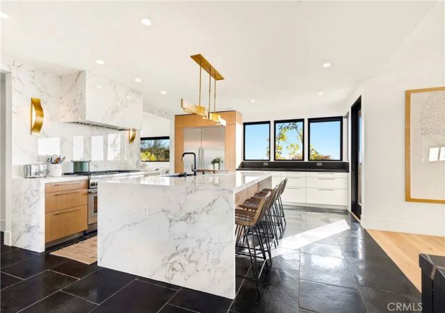 2720 Pebble, Corona Del Mar, CA 92625
