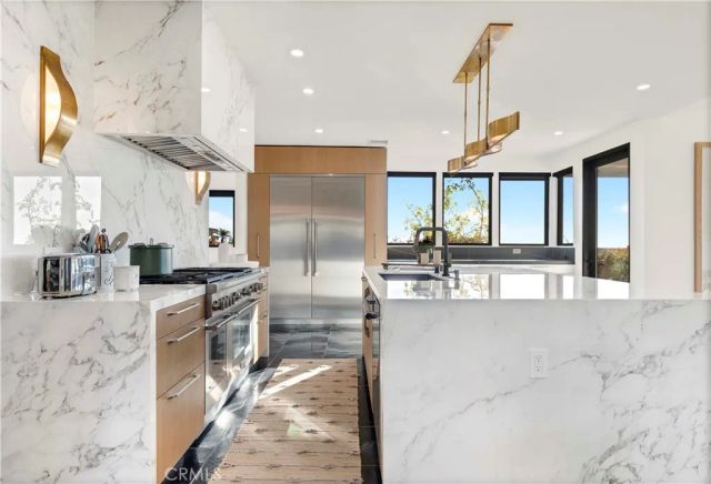 2720 Pebble, Corona Del Mar, CA 92625