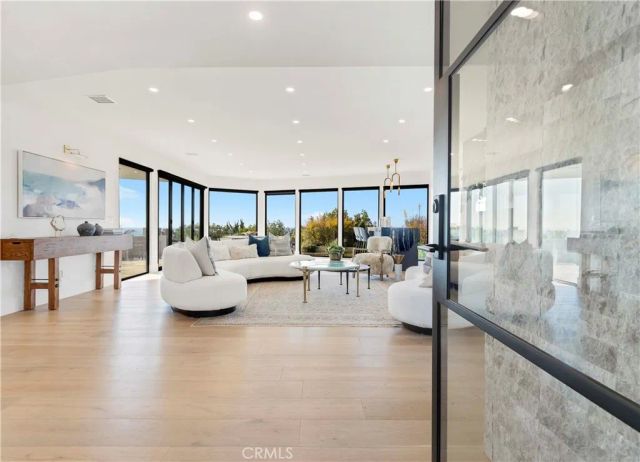 2720 Pebble, Corona Del Mar, CA 92625