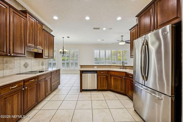2115 AUTUMN COVE Circle, Fleming Island, FL 32003