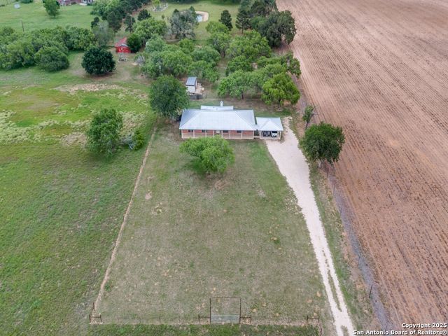 315 Simon, Pleasanton, TX 78064