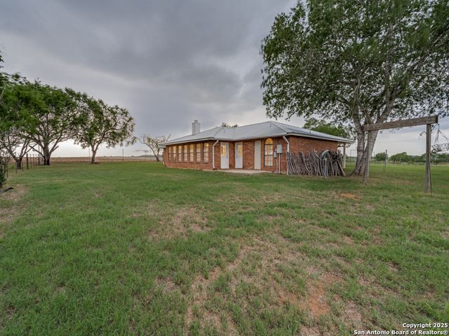 315 Simon, Pleasanton, TX 78064
