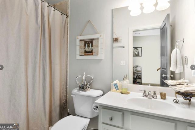 156 W Ridge Way, Roswell, GA 30076