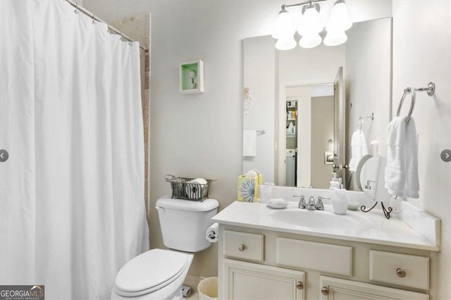 156 W Ridge Way, Roswell, GA 30076