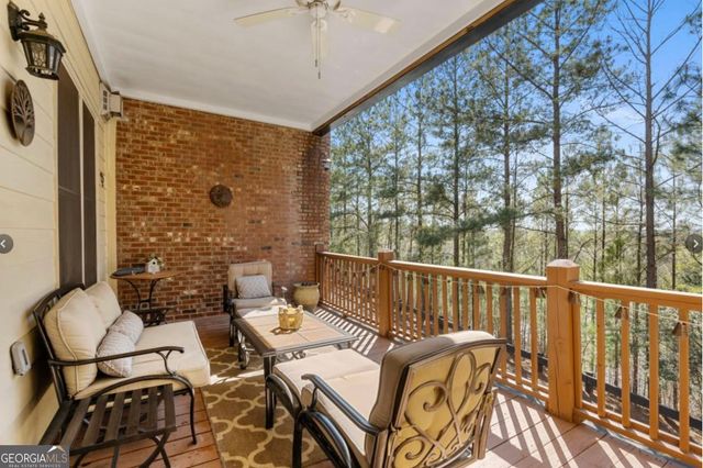 156 W Ridge Way, Roswell, GA 30076