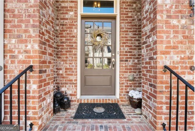 156 W Ridge Way, Roswell, GA 30076