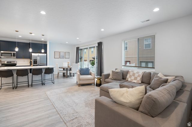 1593 W 220 N, Pleasant Grove, UT 84062