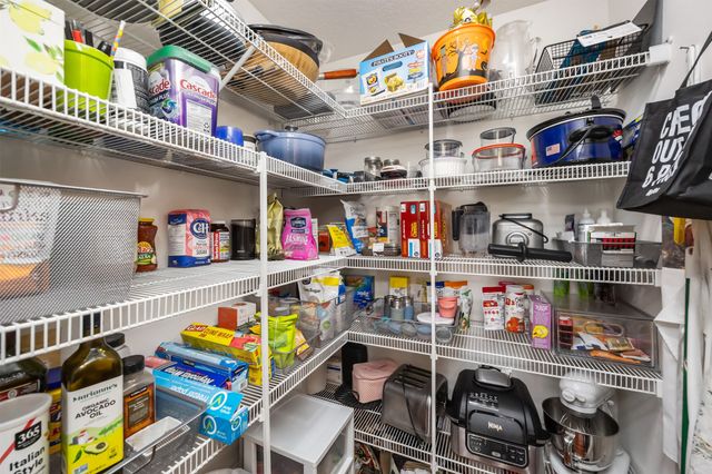 9361 Lake Drive, West Des Moines, IA 50266