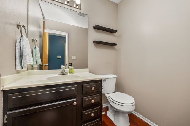 9361 Lake Drive, West Des Moines, IA 50266