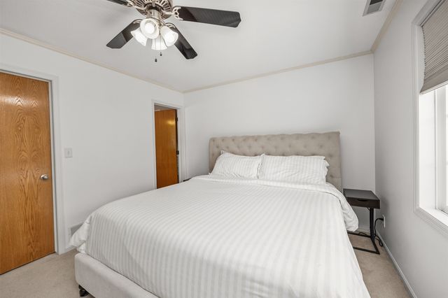 9361 Lake Drive, West Des Moines, IA 50266