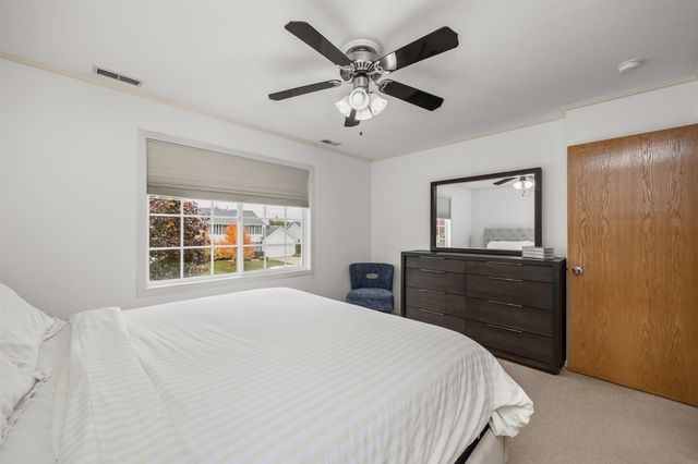 9361 Lake Drive, West Des Moines, IA 50266