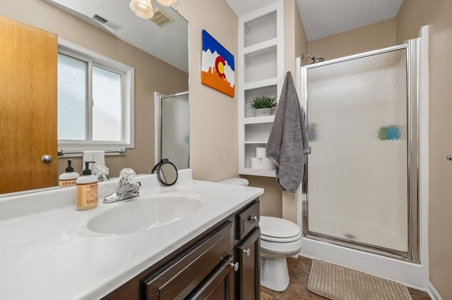 9361 Lake Drive, West Des Moines, IA 50266