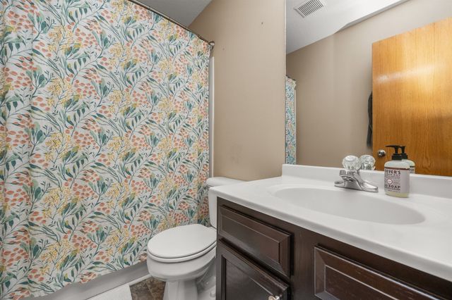 9361 Lake Drive, West Des Moines, IA 50266