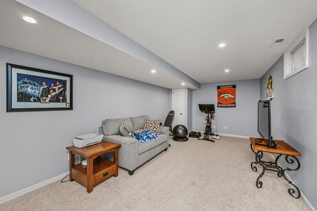 9361 Lake Drive, West Des Moines, IA 50266