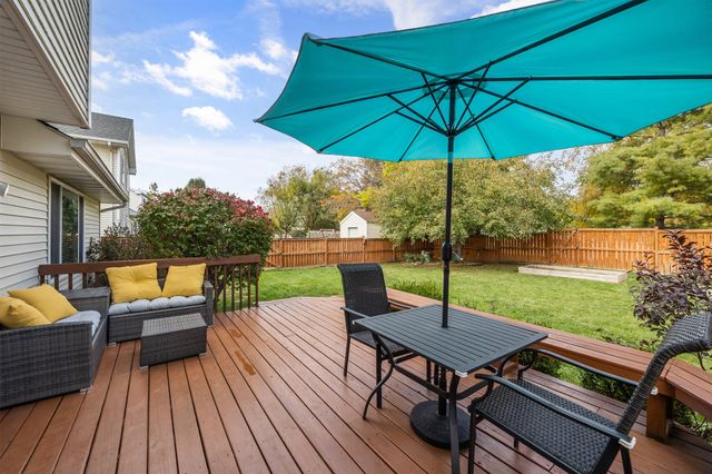 9361 Lake Drive, West Des Moines, IA 50266