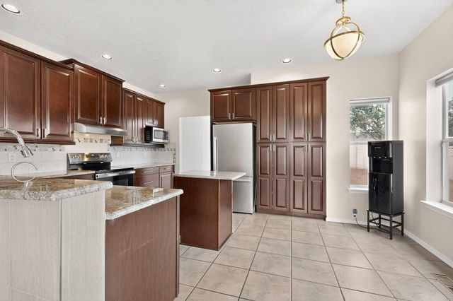 3173 Ashkirk Loop SE, Rio Rancho, NM 87124