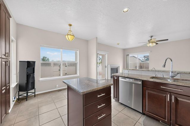 3173 Ashkirk Loop SE, Rio Rancho, NM 87124