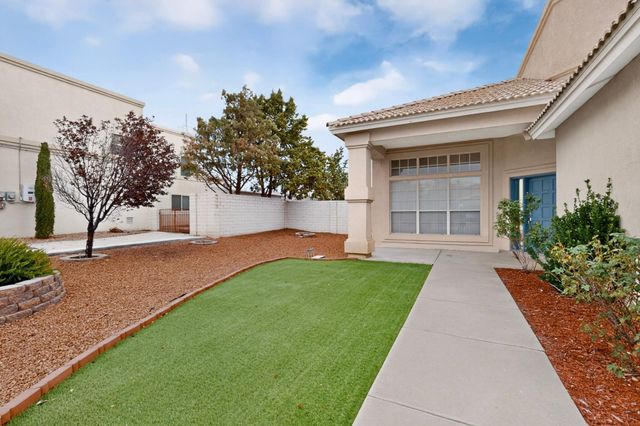 3173 Ashkirk Loop SE, Rio Rancho, NM 87124