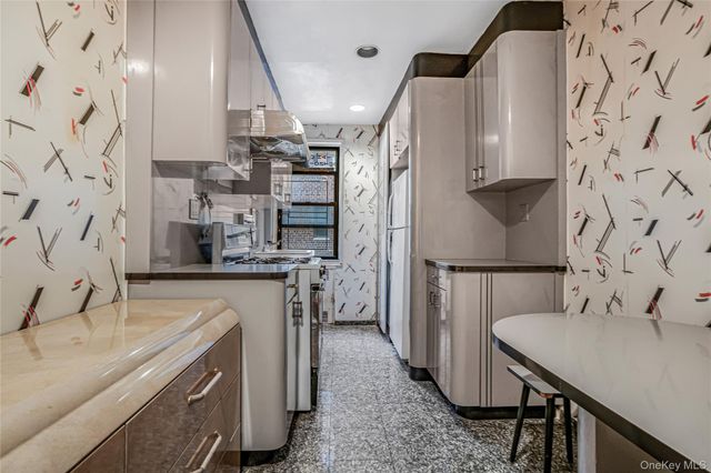 102-18 64th Avenue 2X, Forest Hills, NY 11375