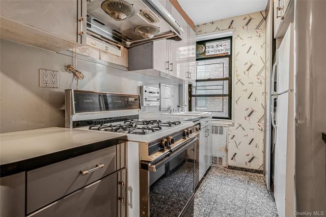 102-18 64th Avenue 2X, Forest Hills, NY 11375