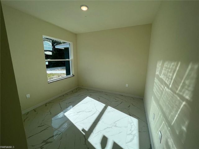 4646 24th ST SW, Lehigh Acres, FL 33973