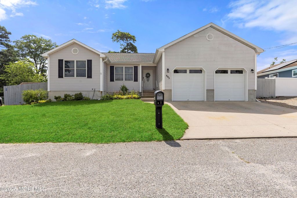 645 Beach Avenue, Beachwood, NJ 08722