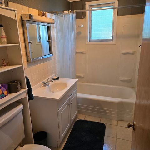 6213 W NEWPORT Avenue, Chicago, IL 60634