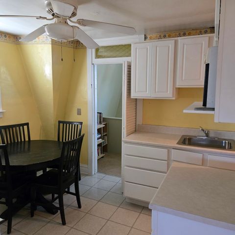 6213 W NEWPORT Avenue, Chicago, IL 60634
