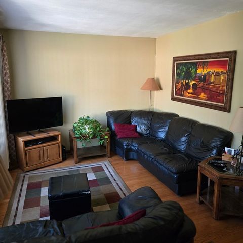 6213 W NEWPORT Avenue, Chicago, IL 60634